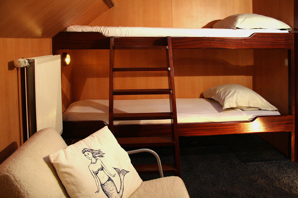Boat 'Opoe Sientje' Bed & Breakfast Nijmegen Exterior photo